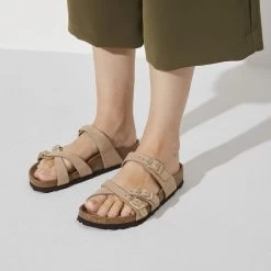 Birkenstock Women's Franca Soft Footbed Nubuck Leather - Sandcastle (Narrow Width) -Sandals Outlet 1022956 f closeup f 48545.1654801025