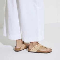 Birkenstock Women's Gizeh Big Buckle Nubuck Leather - Sandcastle(Regular Width) -Sandals Outlet 1023966 f closeup f 16908.1697481318