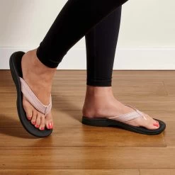 Olukai Women's 'Ohana - Petal Pink / Black -Sandals Outlet 20110 3P40 102 W Ohana PepBlk Web Opt 1024x1024 25592.1649255513