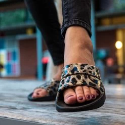 OOFOS Women's OOlala Luxe Limited - Cheetah -Sandals Outlet 44 10198.1646843584