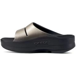 OOFOS Women's Oomega Ooahh Luxe - Latte -Sandals Outlet 543 95956.1709922203