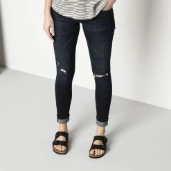 Birkenstock Arizona Birko-Flor - Black (Regular Width) -Sandals Outlet Birkenstock Arizona Blk Birko Reg Width Lifestyle 22493.1532111037