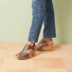 Dansko Women's Teagan - Gunmetal Metallic -Sandals Outlet Teagan Gunmetal PDP 2 2400x2400 5e07969e 94d4 42aa bcd7 91677bce1adc 91253.1710860651