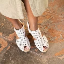 Dansko Women's Teagan - White -Sandals Outlet Teagan White PDP 2 2400x2400 e133cbbf dc64 4e74 88fe a58e2036ab0c 81792.1710952140