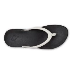 Olukai Women's Puawe - White / Black -Sandals Outlet oyxeCLj2T9zI0LSrIYfkGU5cts 0EaAua67HRWFX AE s 1500x1500 78353.1682451869