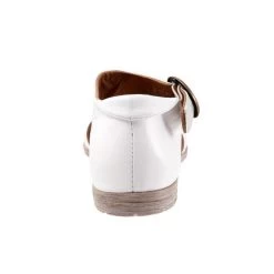 Bueno Women's Yvonne - White -Sandals Outlet yvonne white silver product 3 92649.1652471631